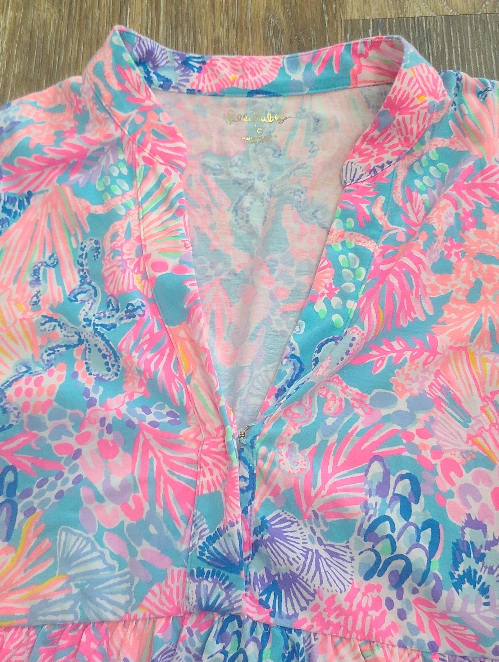 Lilly Pulitzer Winona Tunic Top in the "Multi Splendor in the Sand" Size Small - Picture 2 of 5